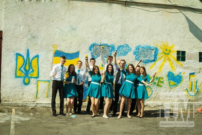 У Рахові розмалювали будівлі СБУ та міліції (ФОТО) – 01