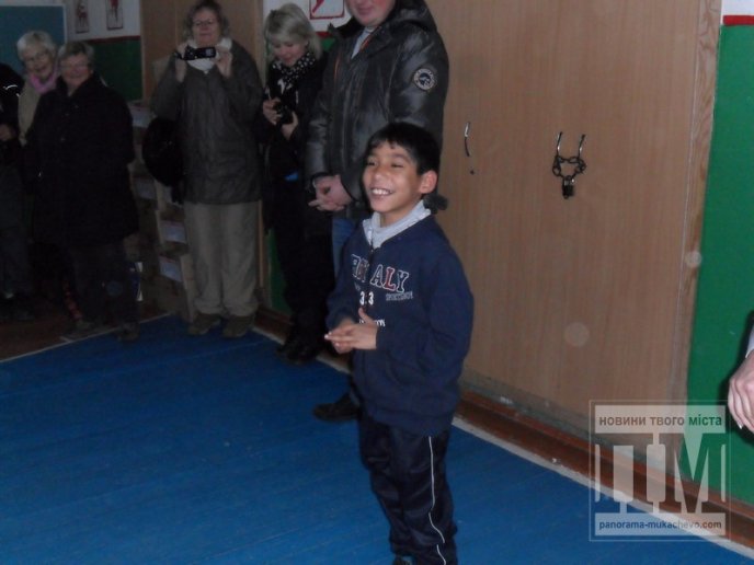 "Різдвяну радість" закарпатським дітям-сиротам дарують благодійники з Норвегії (ФОТО) – 06