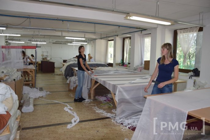 На Мукачівщині виготовляють текстиль для відомих світових брендів – 01