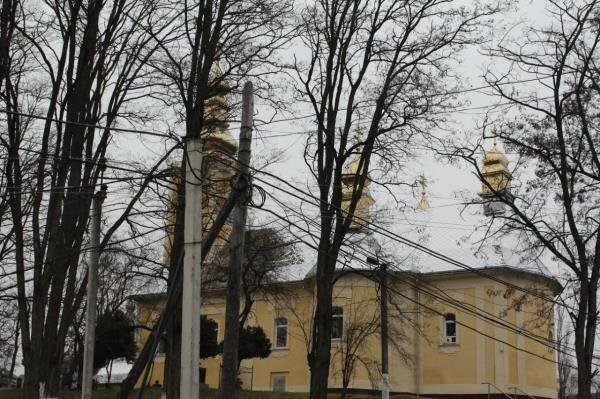 На колінах зі сльозами на очах полеглого "кіборга" зустріли мешканці рідної Ільниці (ФОТО) – 09