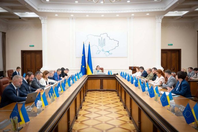 Тепер буде від 800 до 4000 гривень на місяць: змінено одну з допомог для українців – 01 Засідання уряду, на якому було ухвалене рішення