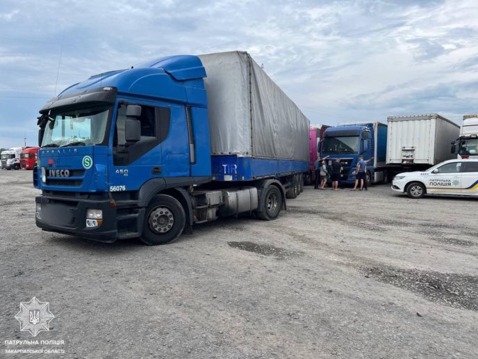 Обоє водіїв були п’яними: патрульні розповіли про ДТП на Закарпатті – 01 Обоє водіїв були п’яними: патрульні розповіли про ДТП на Закарпатті – 01