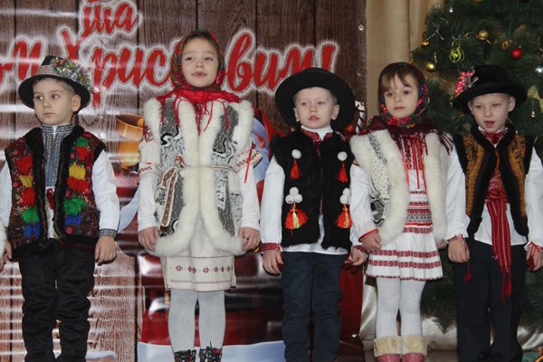 У Дубовому фестиваль «Вифлеємська зіронька» зібрав юних колядників   – 06