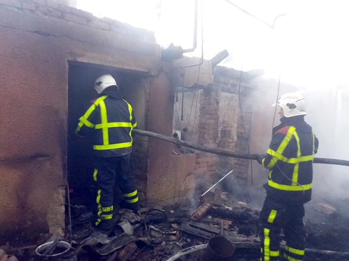 Сьогодні у Великих Лучках 15 рятувальників ліквідовували пожежу – 01 Сьогодні у Великих Лучках 15 рятувальників ліквідовували пожежу – 01