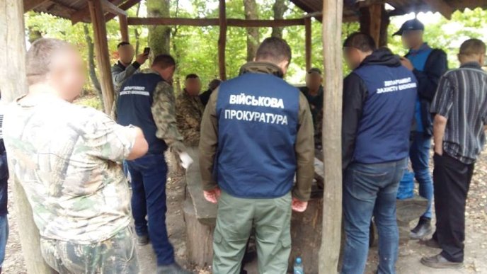 На Закарпатті «на хабарі» зловили службовця лісогосподарського підприємства  – 02