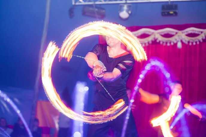 До Мукачева завітає цирк на воді "Рів’єра" – 01 До Мукачева завітає цирк на воді "Рів’єра" – 01