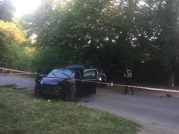 Лікарі не дають жодних прогнозів: в Ужгороді сталася аварія – 01