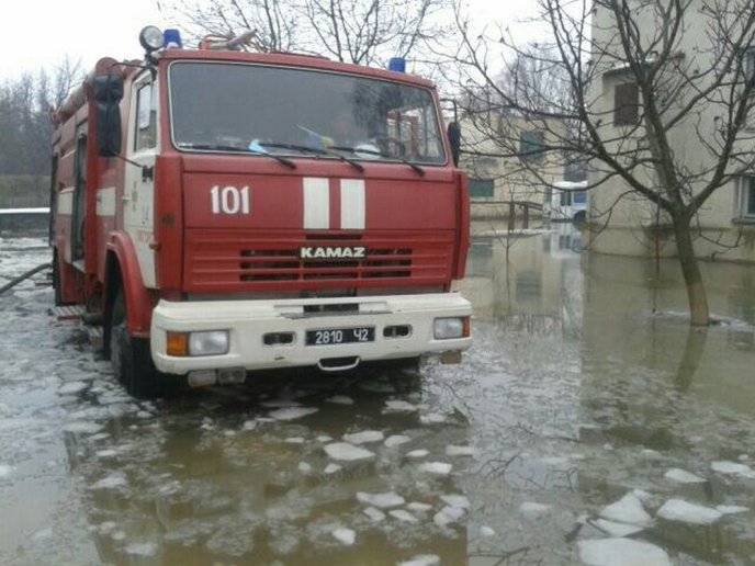 На Закарпатті внаслідок негоди підтопленими залишаються 525 дворогосподарств – 02
