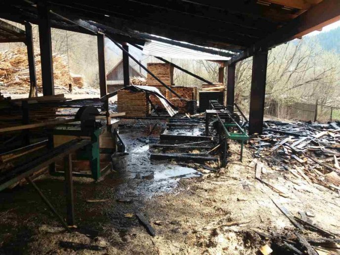 Вчора в області горіла пилорама – 02