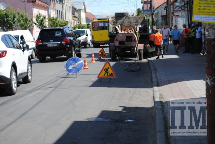 У Мукачеві розпочали ремонтувати вулицю Миру (ФОТО) – 07