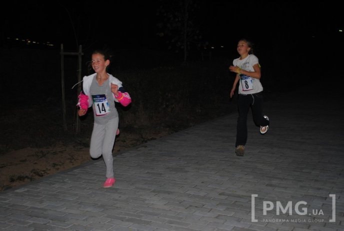 У місті над Латорицею відбувся нічний забіг "Mukachevo Light Run" – 04