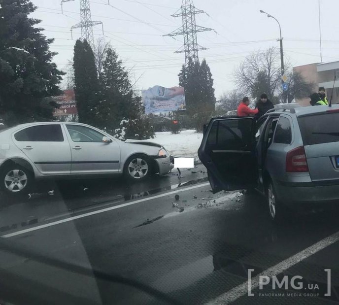 У Мукачеві сталась ДТП: зіткнулись дві "Шкоди" – 05