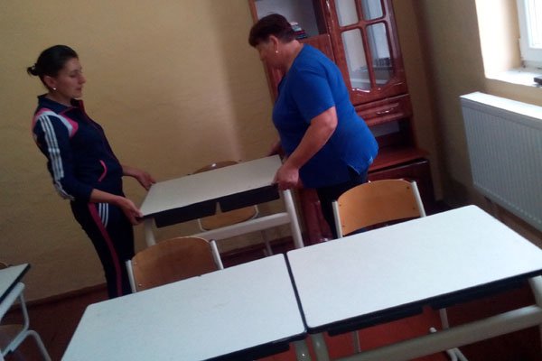 Школи Тячівщини отримали комплекти парт європейського зразка – 10