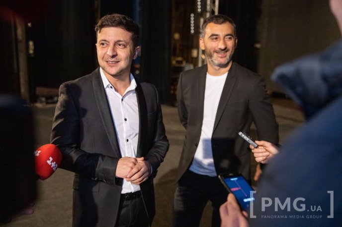 Зеленський з «Кварталом 95» в Ужгороді: Агітувати не збираємось, однак закликаємо всіх прийти на вибори – 26