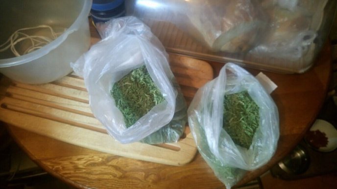 Під час обшуку в домі мукачівця знайшли наркотики – 03