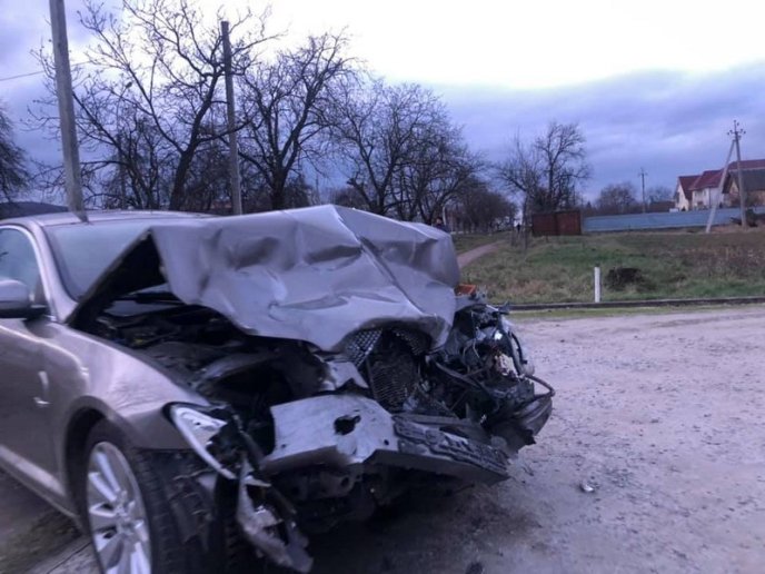 На в’їзді в Ужгород сталась ДТП за участі "Ягуара" – 01 На в’їзді в Ужгород сталась ДТП за участі "Ягуара" – 01