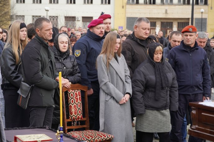 Сьогодні провели в останню путь полеглого захисника – 02