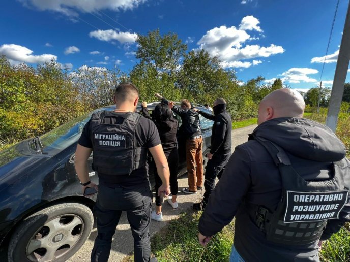 На Закарпатті поліція викрила "бізнесменку" – 01