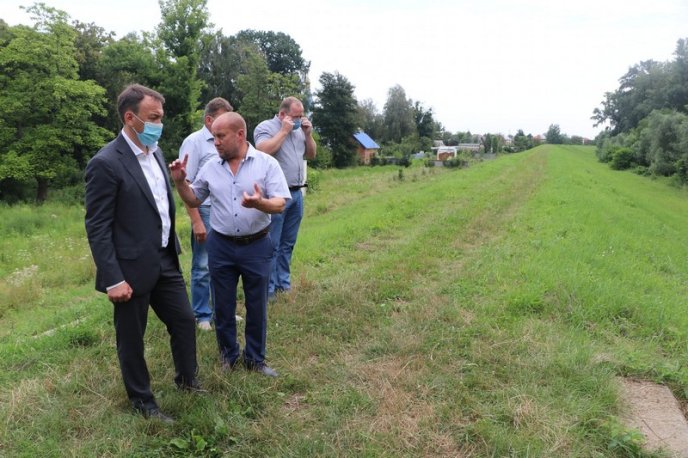 У Чопі вирішують проблему, яка турбує місцевих не один рік – 05 У Чопі вирішують проблему, яка турбує місцевих не один рік – 05