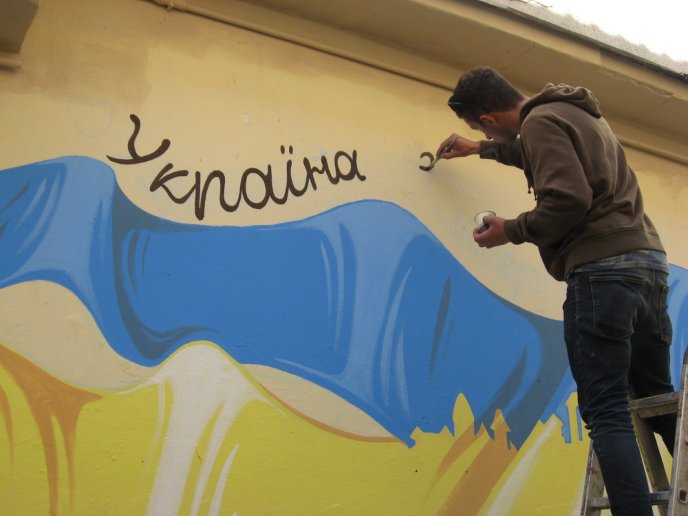 Ужгородські художники по-патріотичному розмалювали Пасаж (ФОТОФАКТ) – 02 Ужгородські художники по-патріотичному розмалювали Пасаж (ФОТОФАКТ) – 02