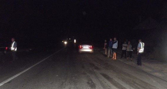 ДТП на Воловеччині: нетверезий пішохід потрапив під колеса іномарки "Інфініті" – 02 ДТП на Воловеччині: нетверезий пішохід потрапив під колеса іномарки "Інфініті" – 02