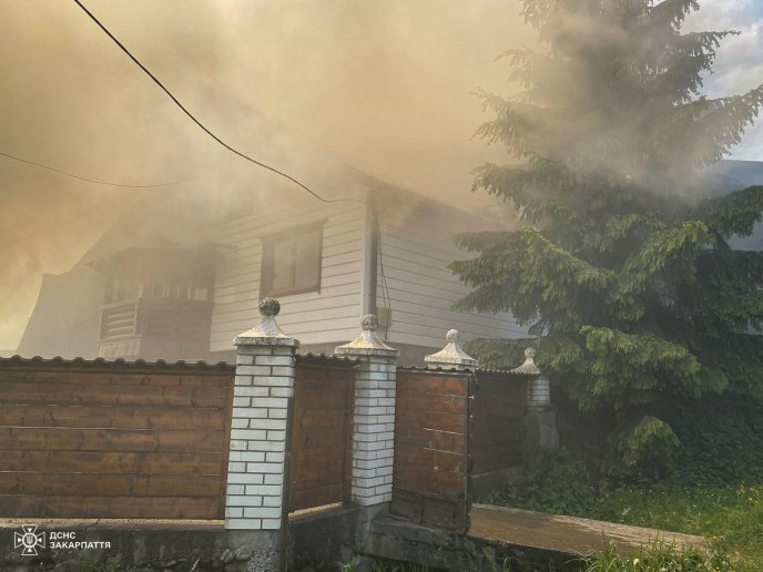 На Закарпатті сьогодні вирувала велика пожежа – 06