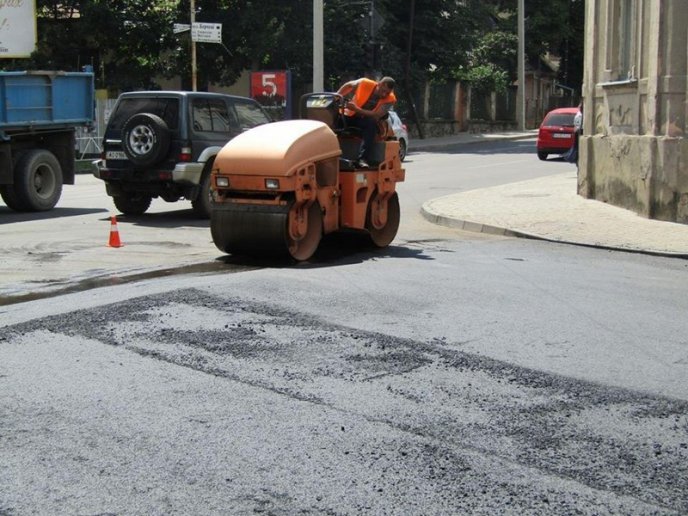 В Ужгороді завершують ремонт однієї з вулиць – 07 В Ужгороді завершують ремонт однієї з вулиць – 07