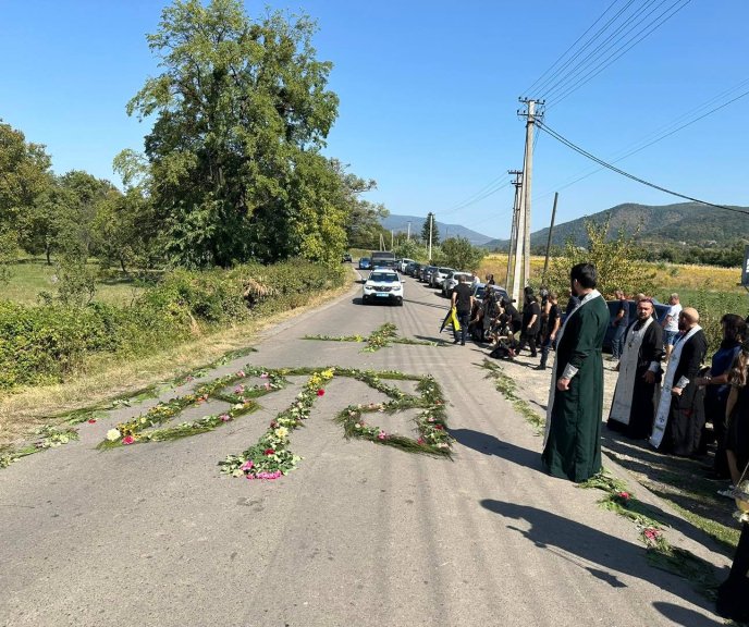 Чинадіївська громада провела Героя в останню путь – 02