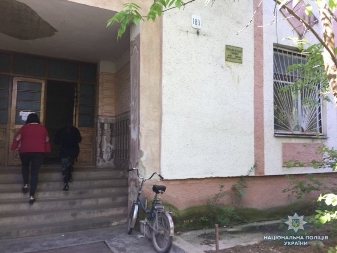 Брат із сестрою пограбували магазин – 02