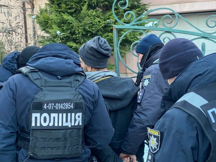 В одному з міст області іноземець влаштував стрілянину, — журналіст – 05