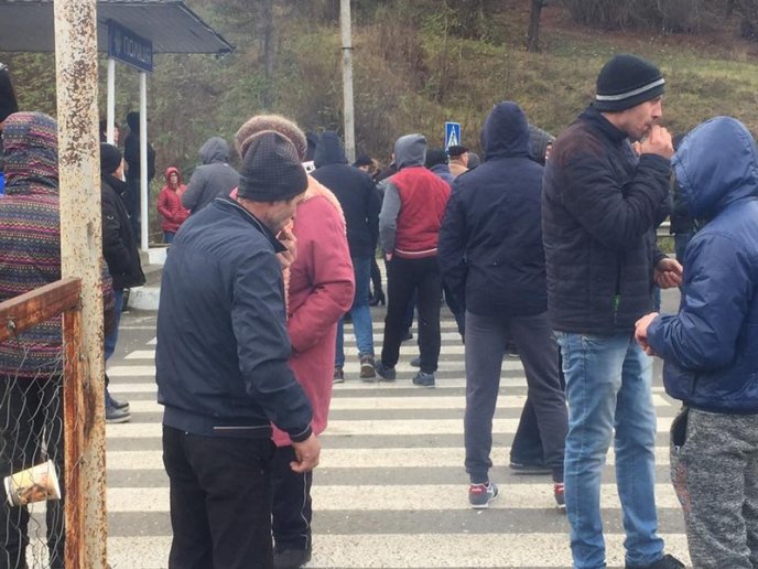 Траса "Київ-Чоп" перекрита вже другу годину: пряма трансляція – 04