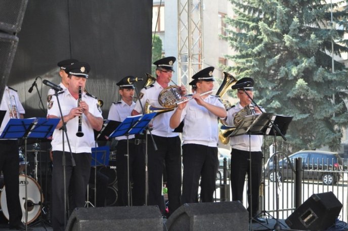 Сьогодні в Ужгороді розпочався дводенний фестиваль «Sakura Wine» – 02