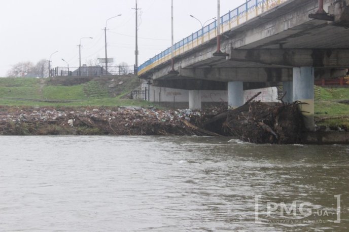 Велика Латориця залишила по собі купу сміття – 11