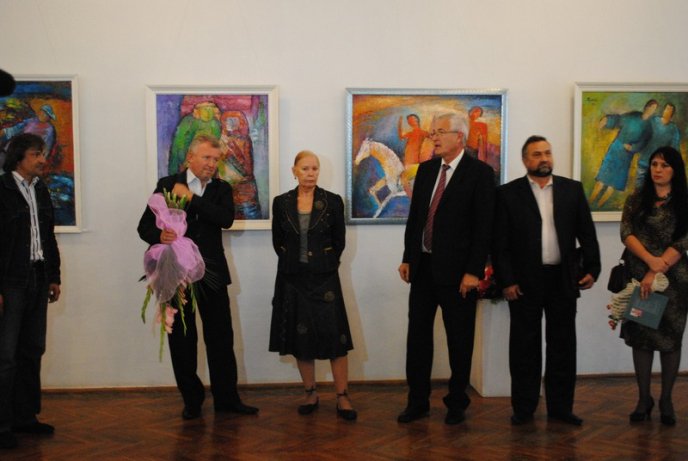 Відома гобеленщиця Лариса Бровді представила свої картини в Мукачеві (ФОТО) – 05