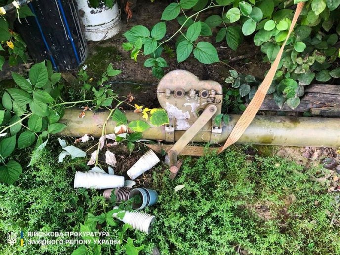 На Закарпатті планували перекидати контрабандні цигарки катапультою – 04 На Закарпатті планували перекидати контрабандні цигарки катапультою – 04