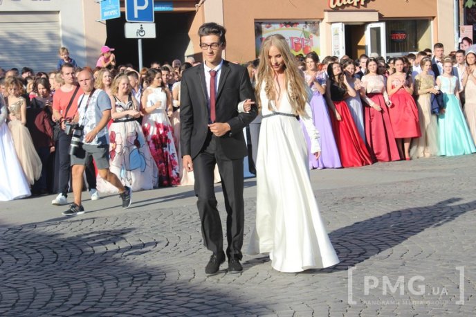 У Мукачеві нагородили випускників-медалістів – 24