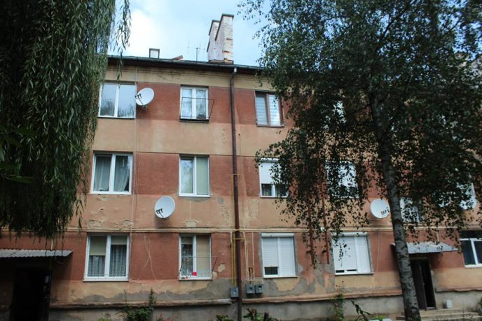 На одній з багатоповерхівок Мукачева відремонтують дах – 01