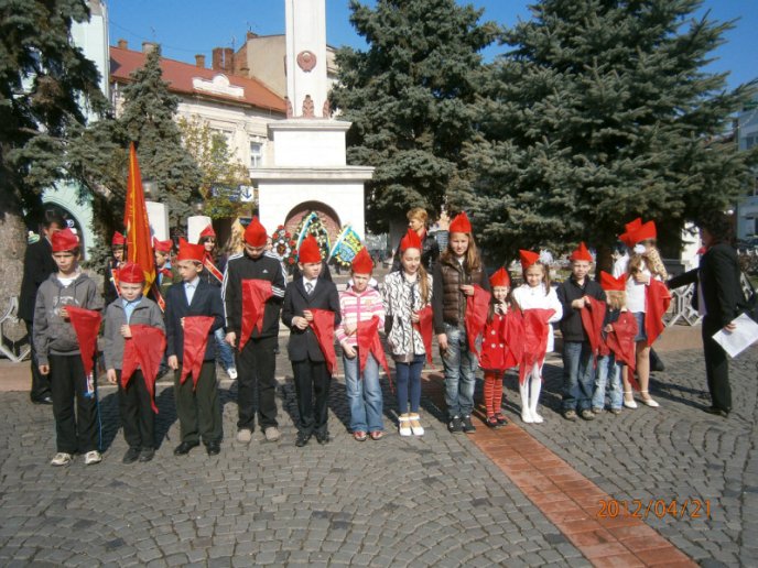 Мукачівських школярів прийняли в піонери (ФОТОРЕПОРТАЖ) – 06