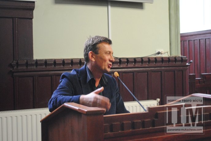 До кінця року у центрі Мукачева буде безкоштовний Wi-Fi (ФОТО) – 05 До кінця року у центрі Мукачева буде безкоштовний Wi-Fi (ФОТО) – 05