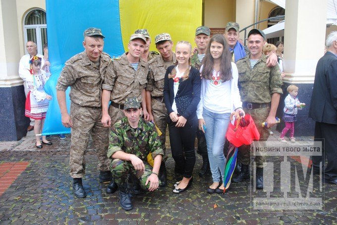 У Мукачеві до Дня Незалежності пройшов традиційний Парад вишиванок (ФОТОРЕПОРТАЖ) – 09