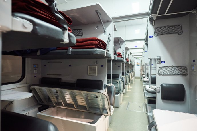 "Укрзалізниця" показала пасажирські вагони, які планує закуповувати у 2021 році: що нового – 05