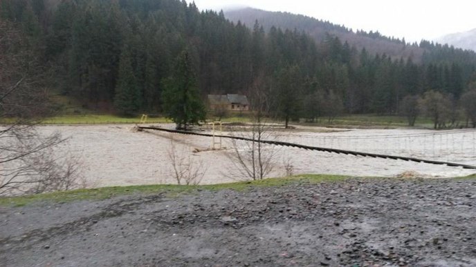 У Синевирі ріка Теребля накоїла чимало лиха – 02