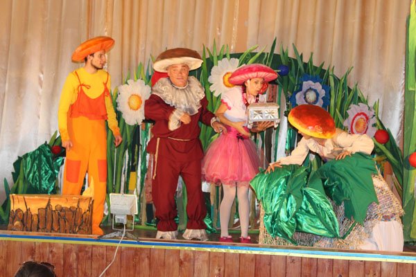 Малеча Тересви та Дубового безкоштовно переглянула повчальну виставу-казку – 05