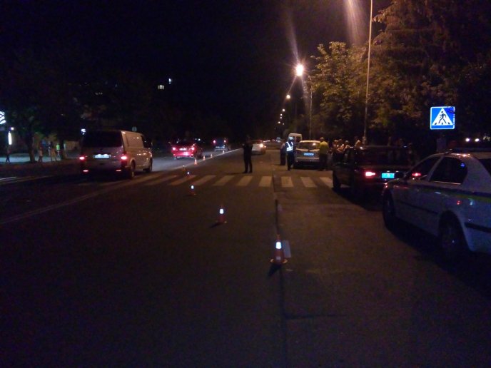 В Ужгороді на пішохідному переході трапилась ДТП, потерпілий чоловік у важкому стані – 02