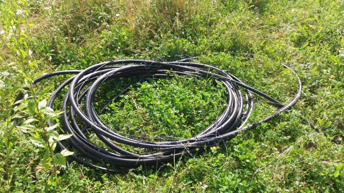 Поліція Великоберезнянщини затримала серійних зловмисників, які підозрюються в десяти крадіжках телефонних кабелів – 03