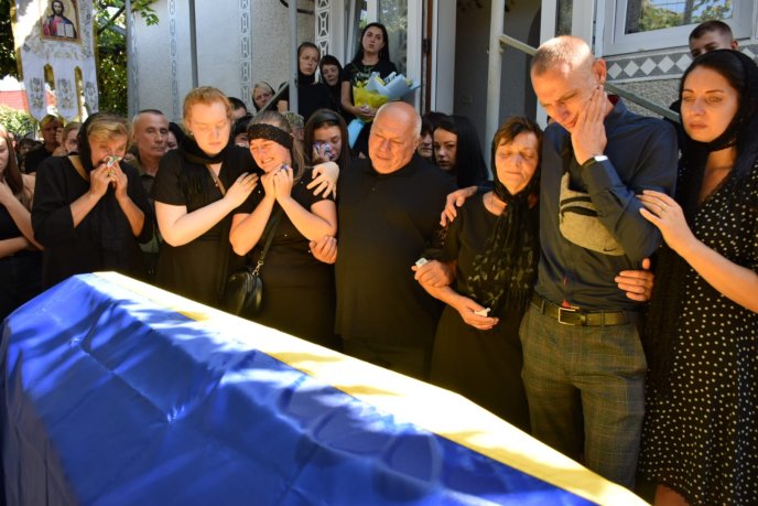 Закарпаття схилило голову перед загиблим Героєм – 04