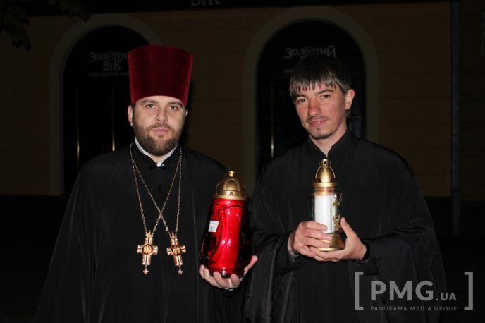 Мукачівці зустріли Благодатний Вогонь, який зійшов у Єрусалимі – 34