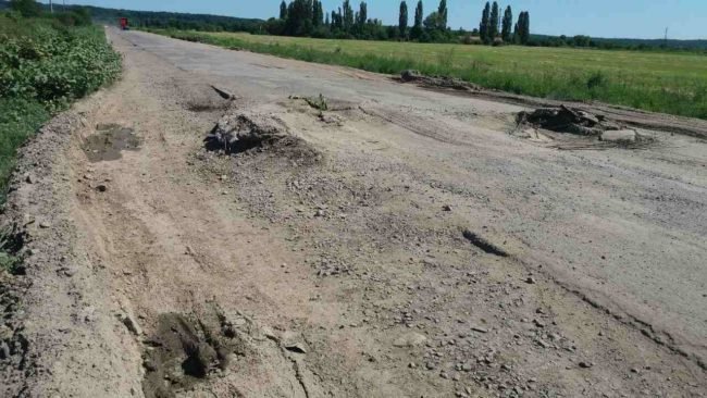 У мережі показали фото шокуючого стану дороги Пряшівської об’їзної у Мукачеві – 07