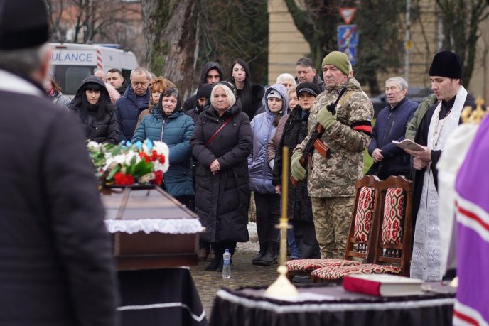 В Ужгород на щиті повернувся ще один Герой – 03