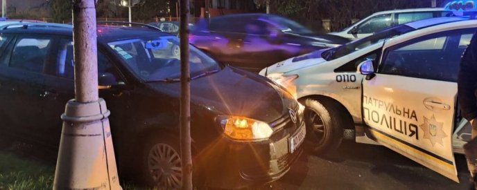 Ввечері сталася аварія: опубліковано фото з місця події – 04